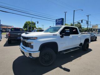 Image of 2024 CHEVROLET SILVERADO 2500 HD CREW CAB