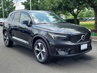 2026 VOLVO XC40 PLUS