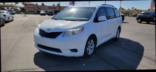 2011 TOYOTA SIENNA LE