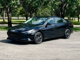 Image of 2022 HYUNDAI ELANTRA