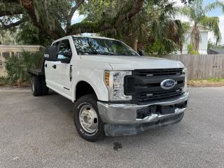 Image of 2019 FORD F350 SUPER DUTY CREW CAB & CHASSIS