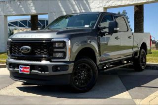 2025 FORD F350 SUPER DUTY CREW CAB XLT PICKUP 4D 6 3/4 FT