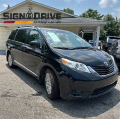 2016 TOYOTA SIENNA LE