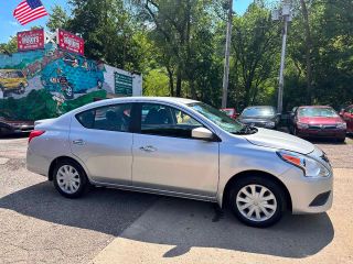 2015 NISSAN VERSA SV