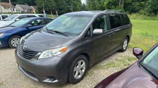 Image of 2014 TOYOTA SIENNA
