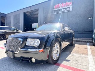 Image of 2005 CHRYSLER 300 V8, HEMI, 5.7 LITER 