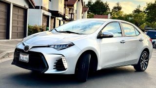 2019 TOYOTA COROLLA SE