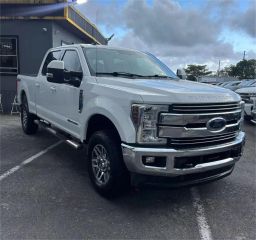 2019 FORD F250 SUPER DUTY CREW CAB PICKUP V8, TURBO DIESEL, 6.7 LITER LARIAT PICKUP 4D 6 3/4 FT at Road King Auto Sales Hollywood, FL 33023 26.00210653556174, -80.20401734231162