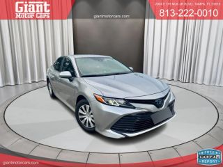 2019 TOYOTA CAMRY HYBRID - Giant Motor Cars