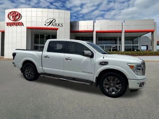 2017 NISSAN TITAN PLATINUM RESERVE