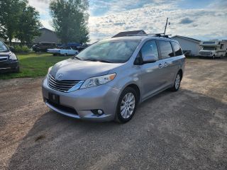 Image of 2013 TOYOTA SIENNA