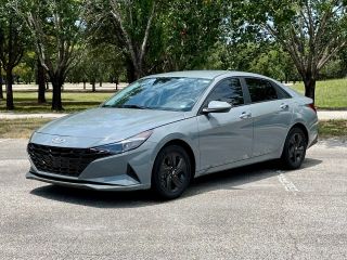 Image of 2022 HYUNDAI ELANTRA
