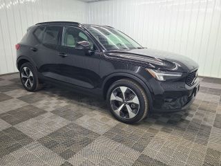 Image of 2023 VOLVO XC40