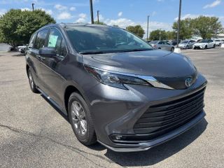 2025 TOYOTA SIENNA XLE VAN 4D