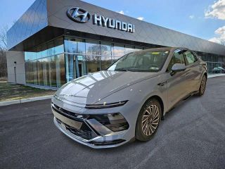 2025 HYUNDAI SONATA HYBRID LIMITED SEDAN 4D