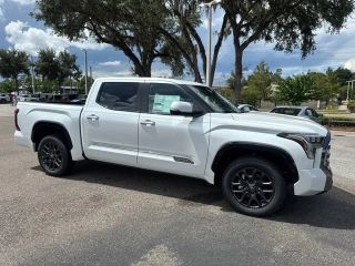 2025 TOYOTA TUNDRA CREWMAX PLATINUM PICKUP 4D 5 1/2 FT