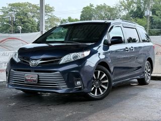 Image of 2019 TOYOTA SIENNA