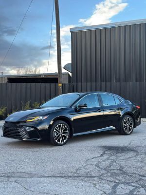2025 TOYOTA CAMRY XLE