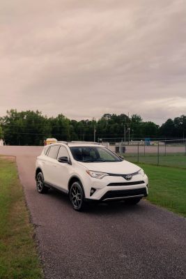 2018 TOYOTA RAV4 SE