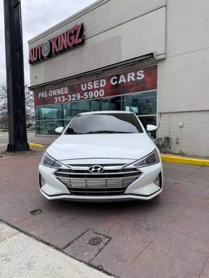 2019 HYUNDAI ELANTRA SE