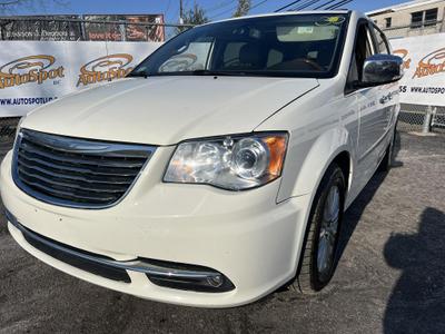 2013 CHRYSLER TOWN & COUNTRY PASSENGER WHITE AUTOMATIC - Auto Spot