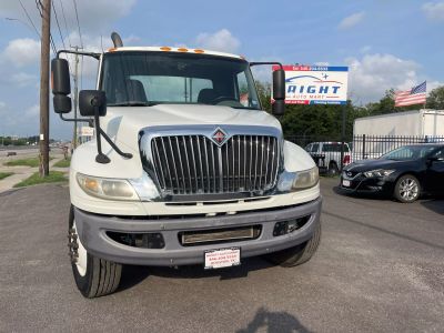 2015 International 4400 - Image 1