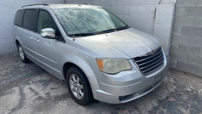 2008 Chrysler Town & Country - Image 1