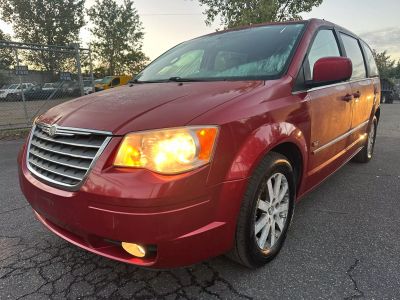 2009 CHRYSLER TOWN & COUNTRY PASSENGER RED AUTOMATIC - Auto Spot