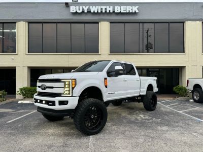 2017 FORD F250 SUPER DUTY CREW CAB PICKUP V8, TURBO DIESEL, 6.7L LARIAT PICKUP 4D 6 3/4 FT