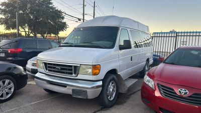 2003 Ford E350 Super Duty Cargo - Image 1
