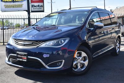 2018 Chrysler Pacifica Hybrid - Image 1