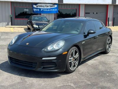 2015 Porsche Panamera - Image 1