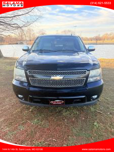 2010 Chevrolet Suburban 1500 - Image 1