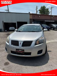 2010 Pontiac Vibe - Image 1