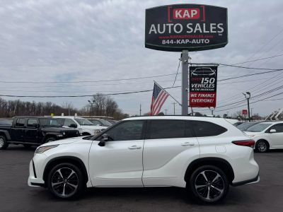 2021 Toyota Highlander - Image 1