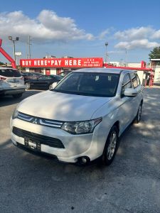 2014 Mitsubishi Outlander - Image 1