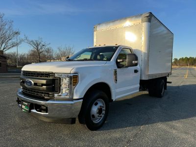 2019 FORD F350 SUPER DUTY REGULAR CAB & CHASSIS CAB CHASSIS V8, FLEX FUEL, 6.2 LITER XL CAB & CHASSIS 2D