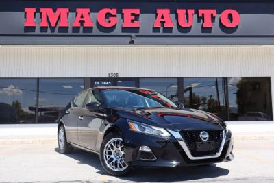 2022 Nissan Altima - Image 1