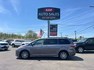 2020 Toyota Sienna - Image 1