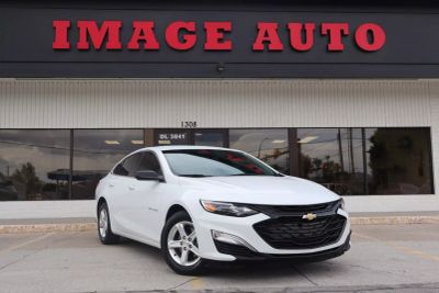 2022 Chevrolet Malibu - Image 1