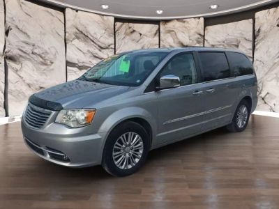 2016 Chrysler Town & Country - Image 1