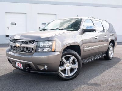 2011 Chevrolet Suburban 1500 - Image 1