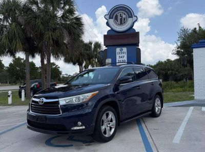 2015 Toyota Highlander - Image 1