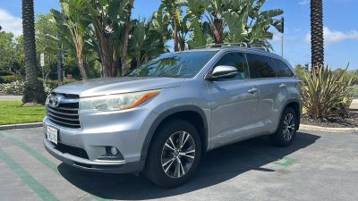 2016 Toyota Highlander - Image 1