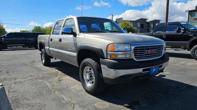 2001 GMC SIERRA 2500 HD CREW CAB PICKUP V8, TURBO DIESEL, 6.6L SHORT BED
