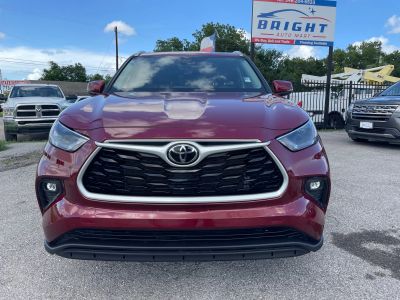2022 Toyota Highlander - Image 1