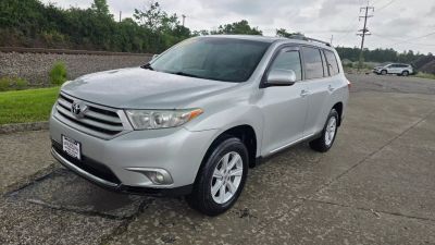 2013 Toyota Highlander - Image 1