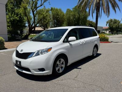 2013 Toyota Sienna - Image 1