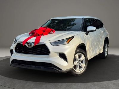 2021 Toyota Highlander - Image 1