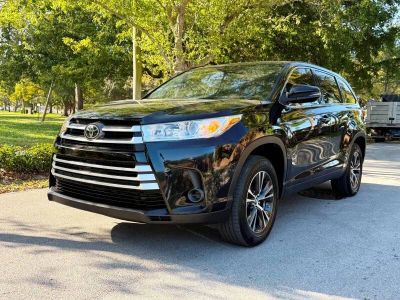 2019 Toyota Highlander - Image 1